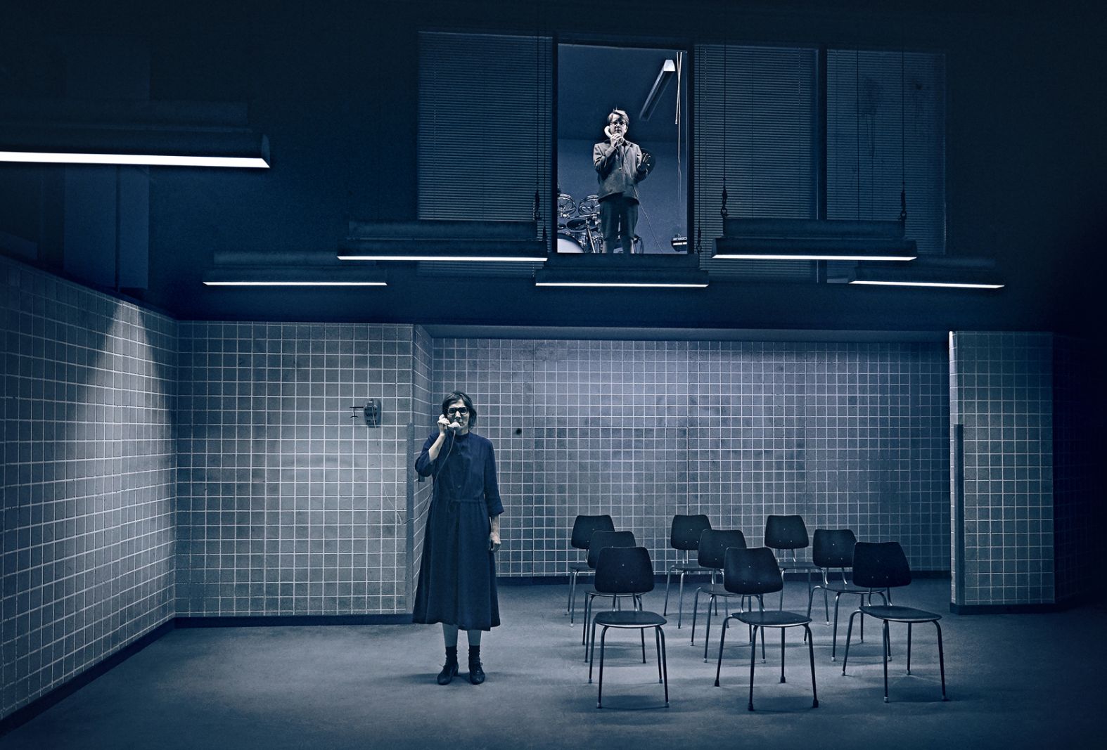 Dancer in the Dark i en avantgarde lydkulisse</br>Morten Riis og Marie Koldkjær Højlund har gjort meget ud af, at forestillingens lydunivers består af lyde, som spilles på scenen - rigtig lyd, der opstår live. </br>Foto: PR-foto / Aarhus Teater - Emilie Therese