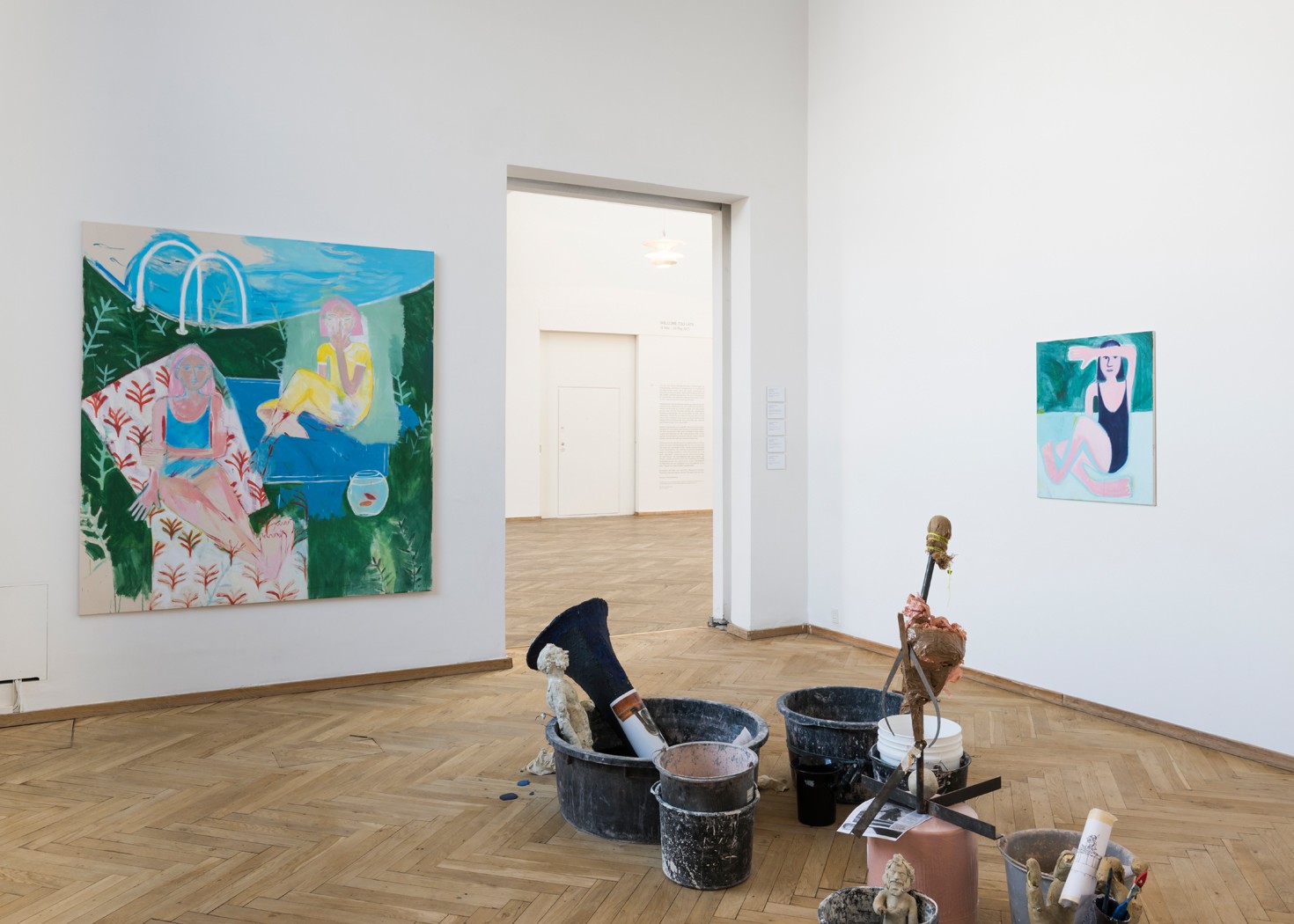 Afgang 2017 Det Kongelige Danske Kunstakademi</br>Coline Marotta, 2017 & Eduardo R. Chain, 'Tilbage til de glade blomstertider (spandene)'. Installation view, Kunsthal Charlottenborg, 2017. </br>Foto: David Stjernholm