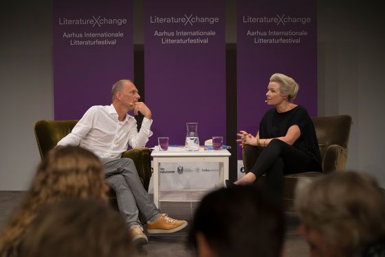 Helle Helle: “Det handler om ikke at blive for selvbevidst, når man skriver”</br>Vi mødte Helle Helle efter hendes optræden på den aarhusianske litteraturfestival LiteratureXchange, hvor hun var i samtale med professor i nordisk sprog og litteratur Dan Ringgaard.</br>Foto: Joey Anthon Jackson